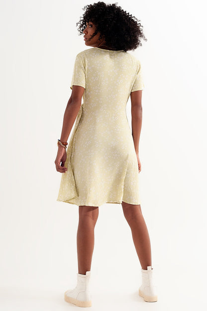 Mini wrap dress in daisy print in green - dress