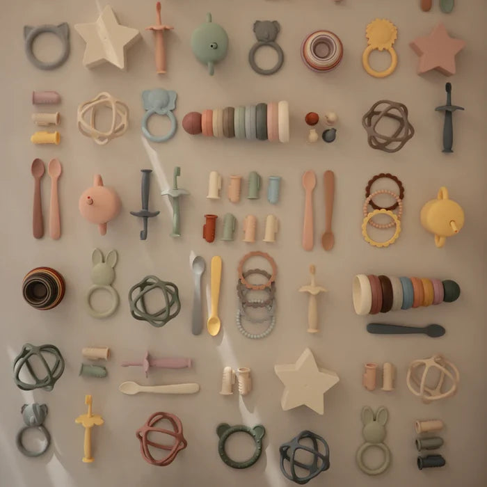 Mushie - Finger Toothbrush Blush/Shifting Sand - Mabel & Fox