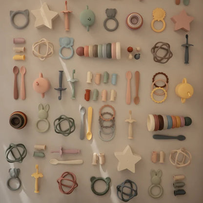 Mushie - Finger Toothbrush Blush/Shifting Sand - Mabel & Fox