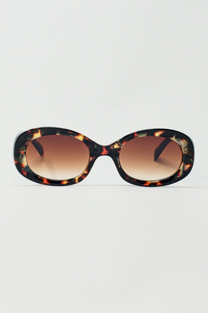 Oval Shapped Sunglasses in Tortoise Shell