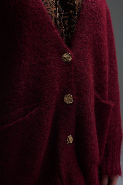 Oversized Cardigan in burgundy with gold buttons and pockets