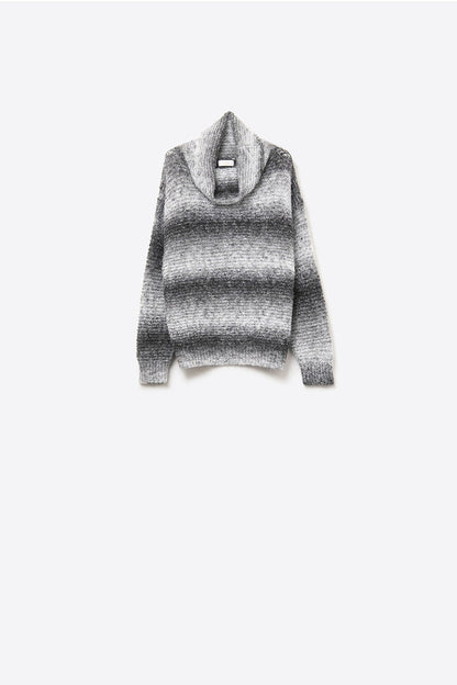 Oversized Turtleneck Comfy Sweater in Black and White