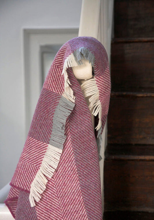 Pink Heather CorrÃ¡n Irish Wool Throw Blanket - Cushendale Woollen Mills