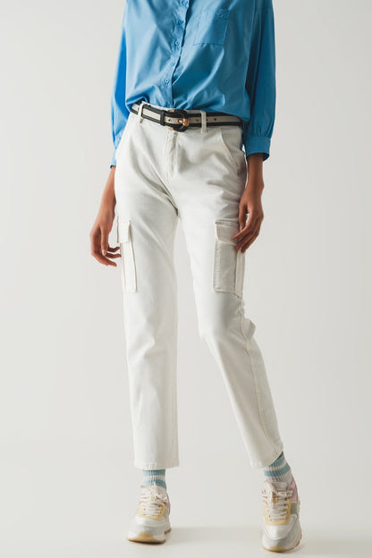 Relaxed cargo pants in white - Coloured Jeans