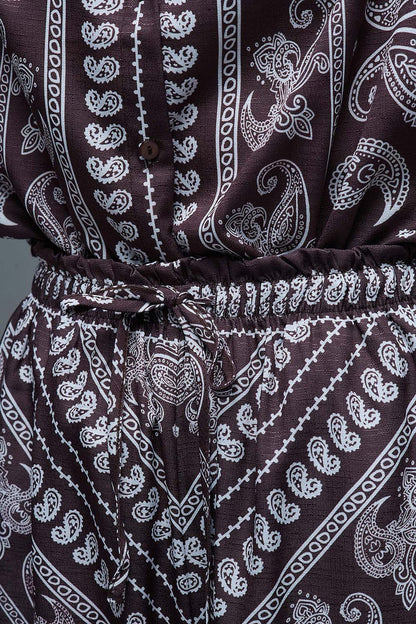 Relaxed Paisley Print Pants With Adjustable Drawstring in Brown - trousers