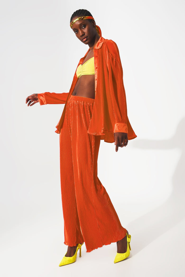 Relaxed pleated satin shirt in orange - Shirts