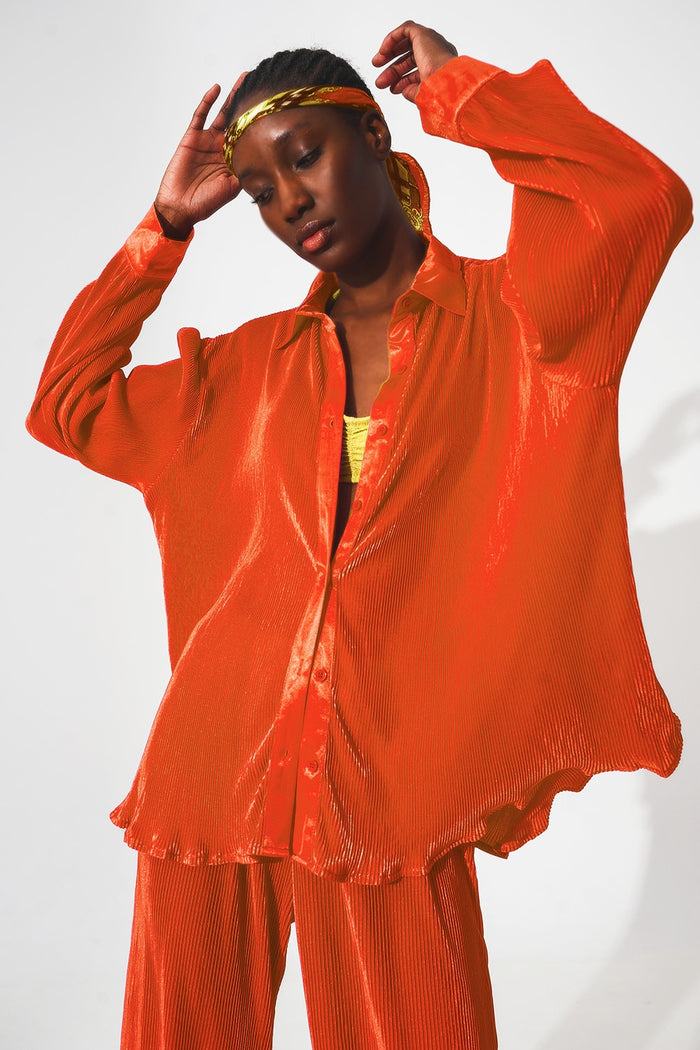 Relaxed pleated satin shirt in orange - Shirts