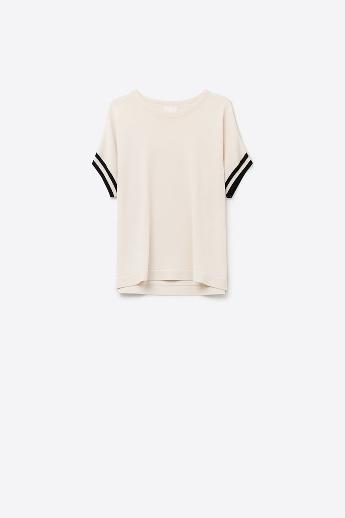 relaxed Sweater In beige with black contrast detail