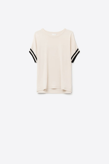 relaxed Sweater In beige with black contrast detail