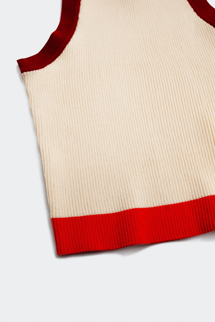 Ribbed cropped vest top in red