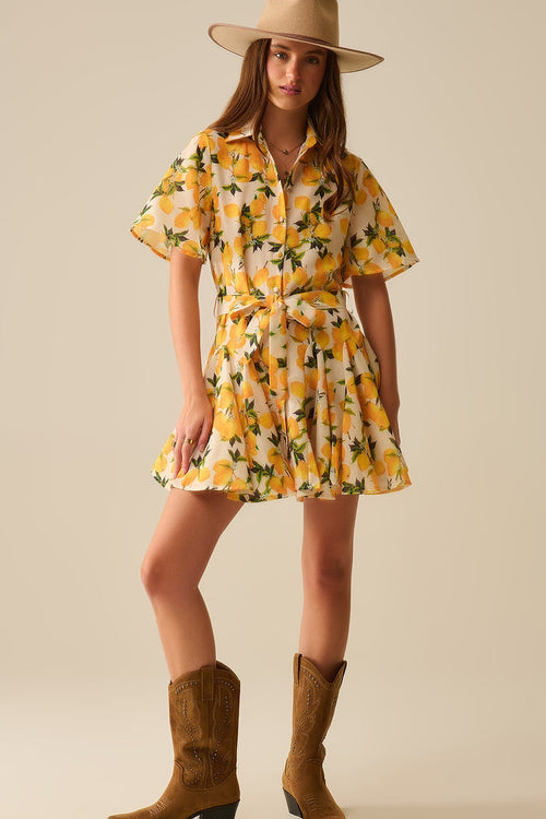 Romantic dress with waistband and lemon print and short sleeves - dress