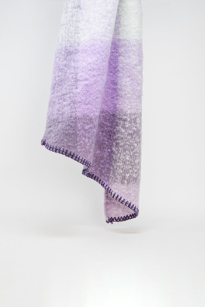 Scarf in beige and purple