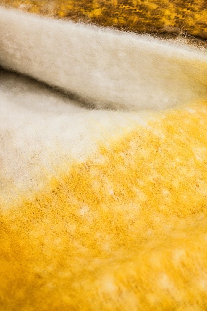 Scarf in beige and yellow