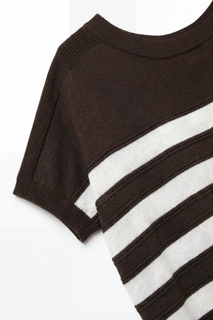 Short-Sleeve Striped Knit sweater in brown