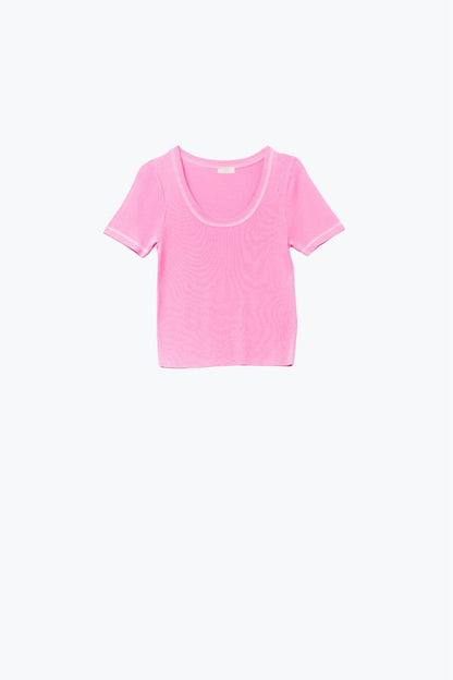 Short Sleeve sweater In pink With Silver Seam at Round Neck