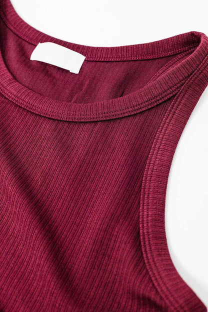 Sleeveless burgundy Top With Ribbed details - top