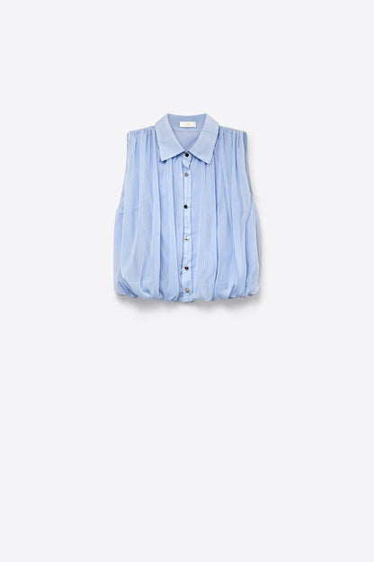 Sleeveless pleated blouse in light blue chiffon with buttons on the front regular fit - Shirts