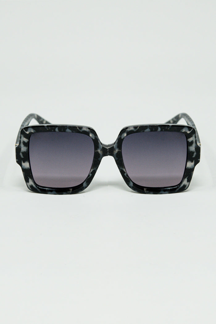 Squared Sunglasses In Black and White/Grey Spot Details