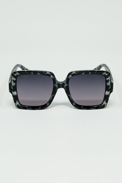 Squared Sunglasses In Black and White/Grey Spot Details