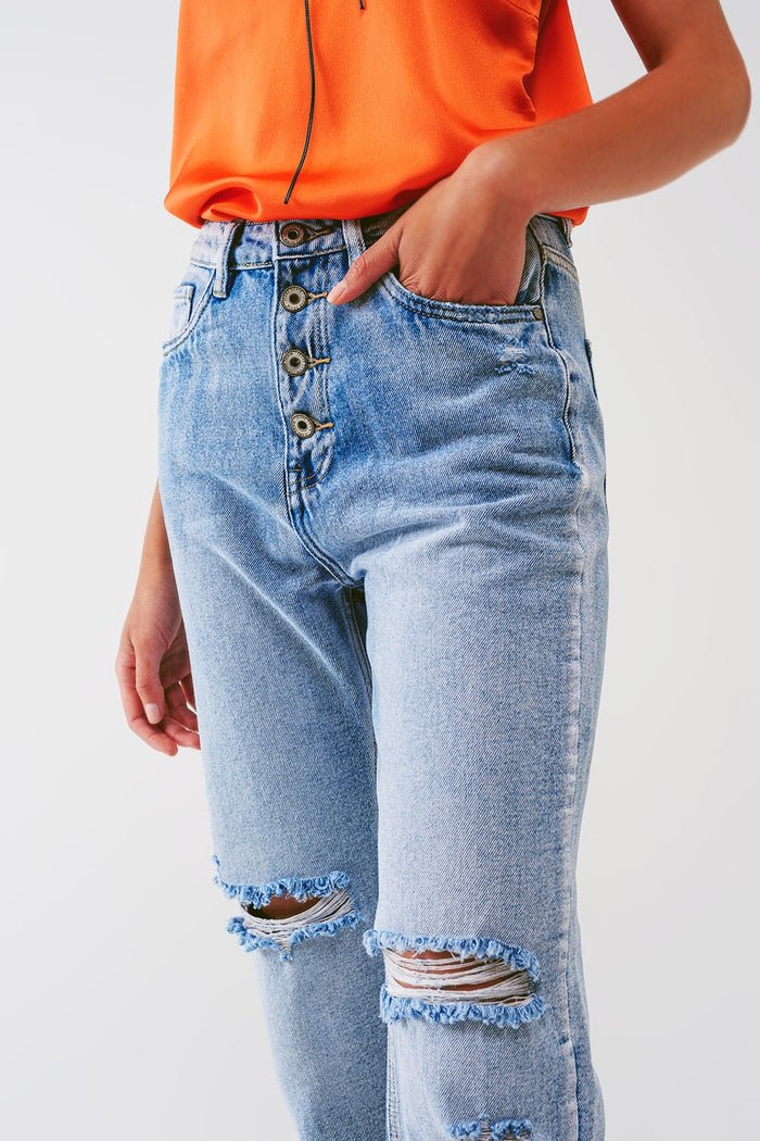 Sraight-leg jeans with exposed buttons and ripped knees in light wash - Denim