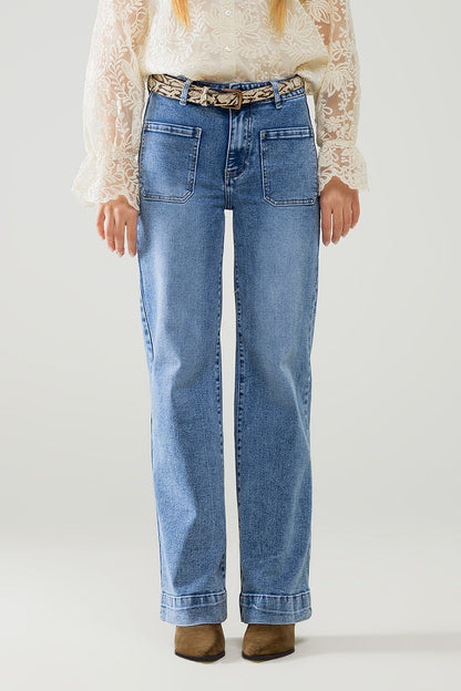 Stretchy Straight Leg Jeans With Front Pocked in Medium Wash - Denim