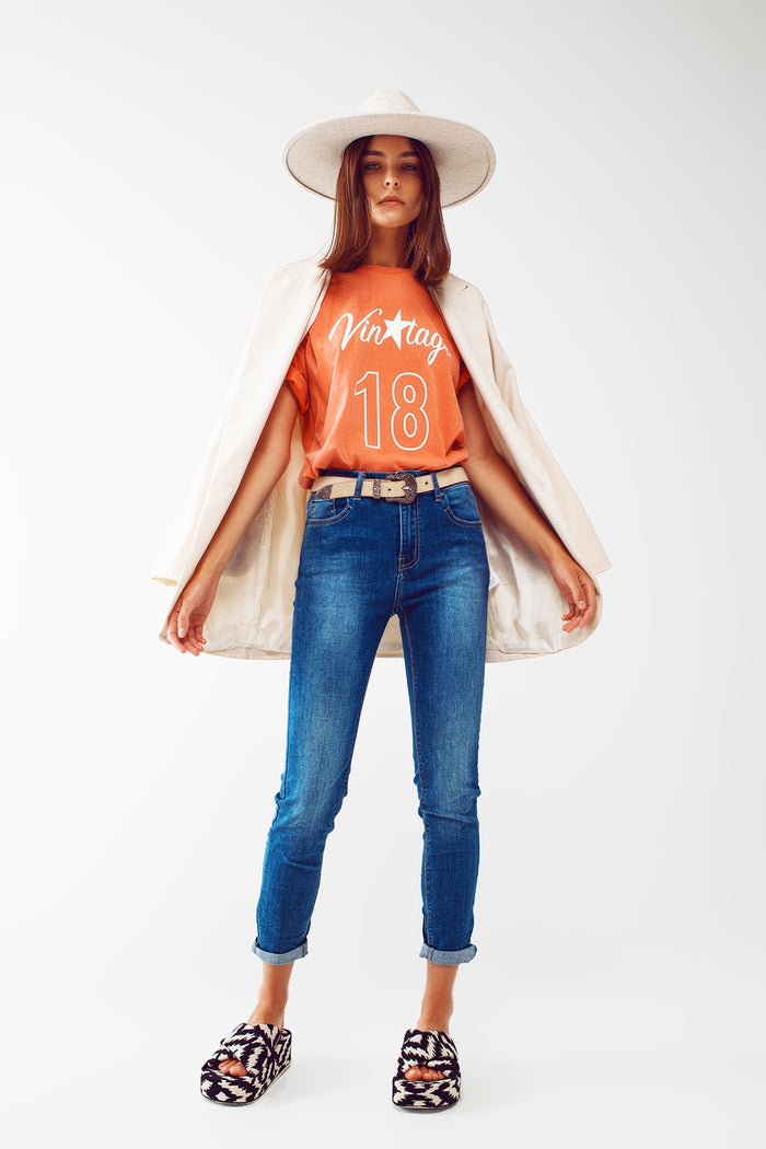 T-Shirt with Vintage 18 Text in orange - top
