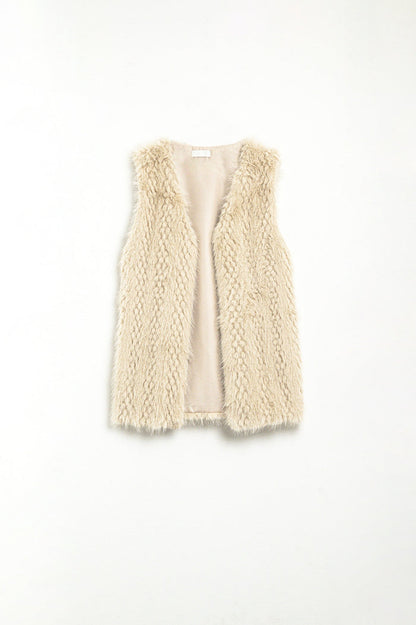 vest in beige in fine fur