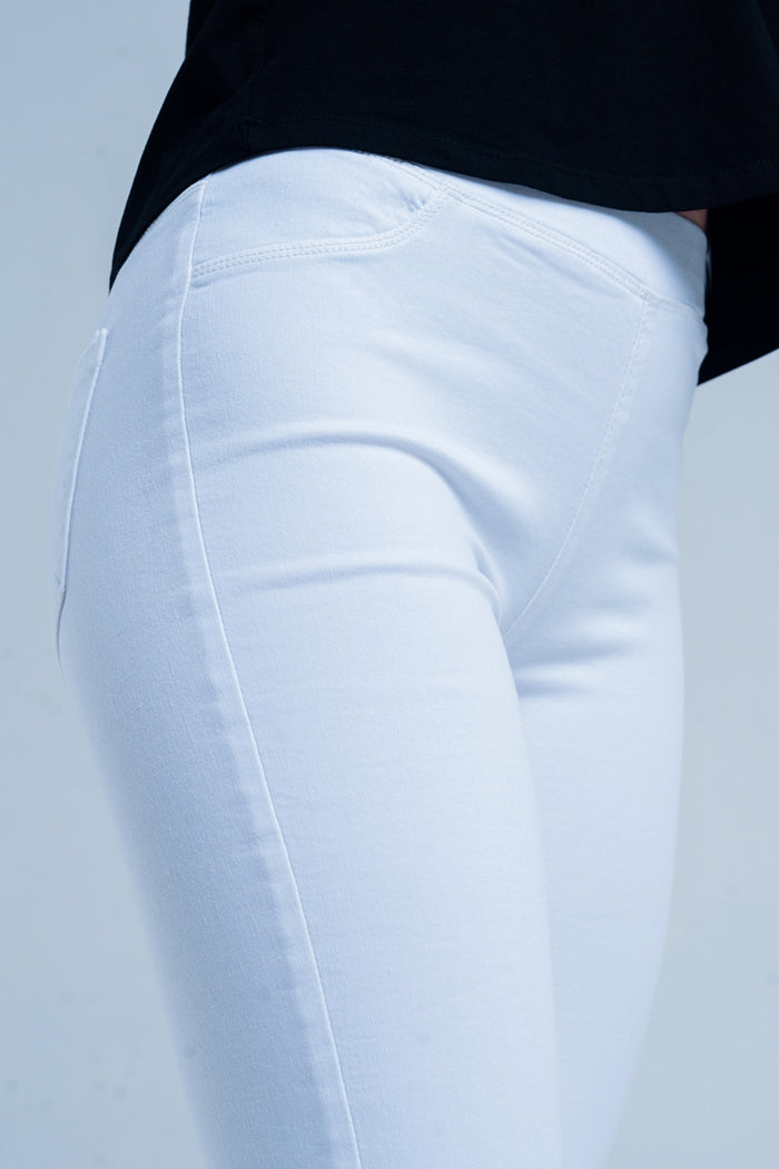 White Jeggings with back pockets - trousers