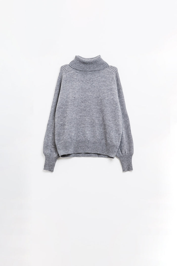 wide grey sweater with ribbed sleeves