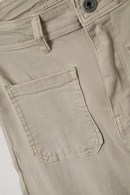 wide leg pants with front pockets in beige - Coloured Jeans