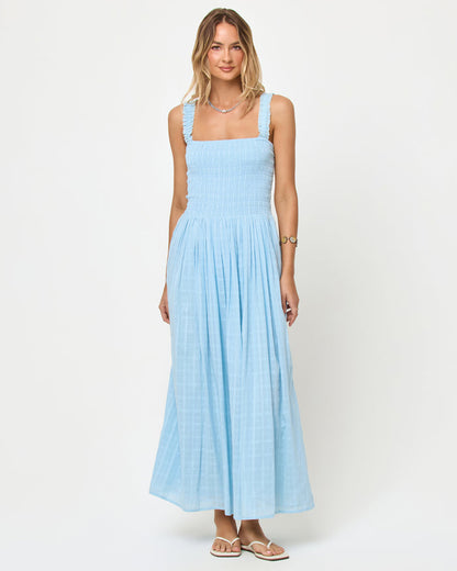 Sky Blue | Badge:New Arrival_#B2AC88_#ffffff'
LSPACE Wren Maxi in sky blue, front view on model.
