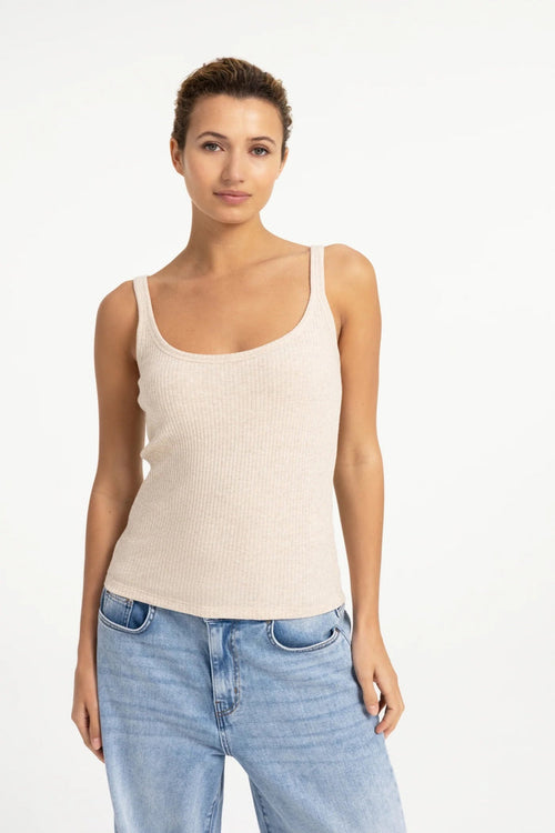 YAYA Soft Melange Singlet - Pure Cashmere Grey Melange 01-729066-609 on model Shop YAYA at Dotique