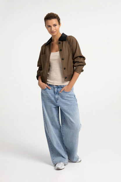 YAYA Soft Melange Singlet - Pure Cashmere Grey Melange 01-729066-609 on model Shop YAYA at Dotique