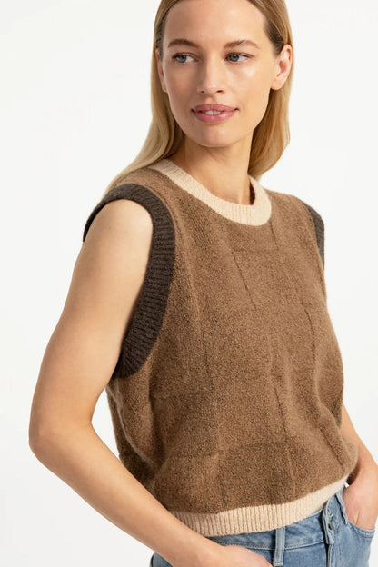 YAYA Spencer Jumper with Check Textured - Otter Brown Dessin 01-000634-609 on model Shop YAYA at Dotique