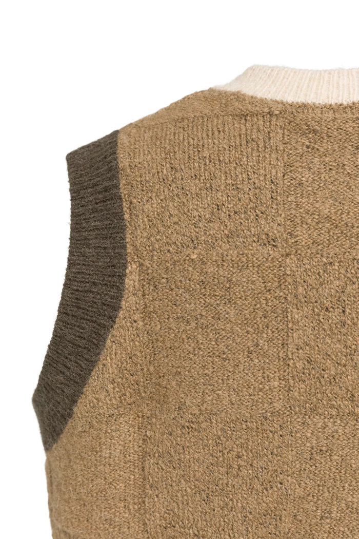 YAYA Spencer Jumper with Check Textured - Otter Brown Dessin 01-000634-609 side detail Shop YAYA at Dotique