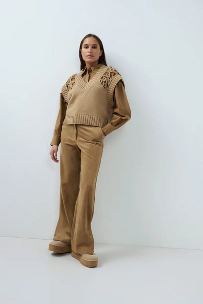 YAYA Suedine Wide Leg Trousers - Otter Brown 01-309283-609 on model Shop YAYA at Dotique